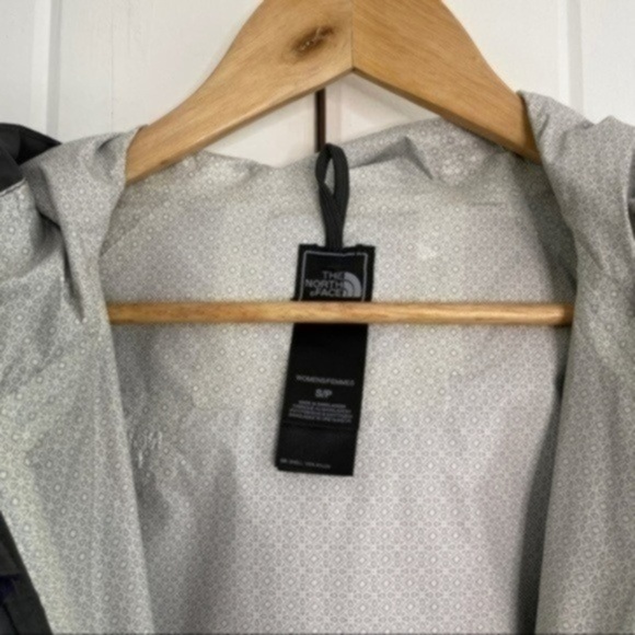 Women's The North Face Venture 2 Jacket - Picture 11 of 15